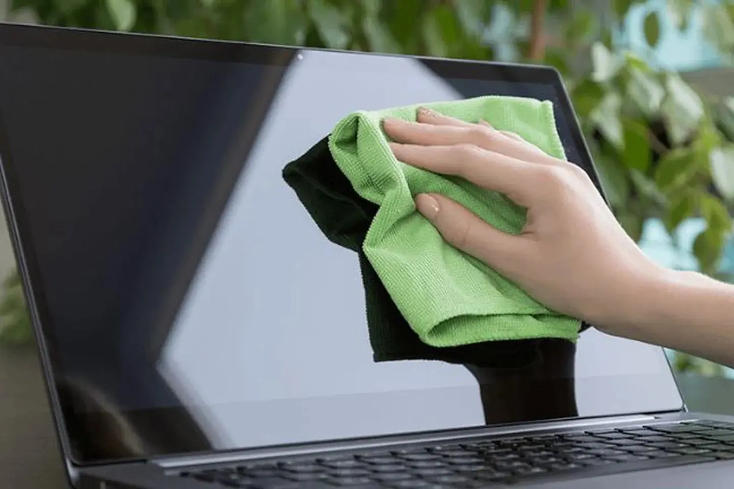 como limpiar el teclado y la pantalla de un portatil - Cómo limpiar la pantalla y el teclado de mi laptop