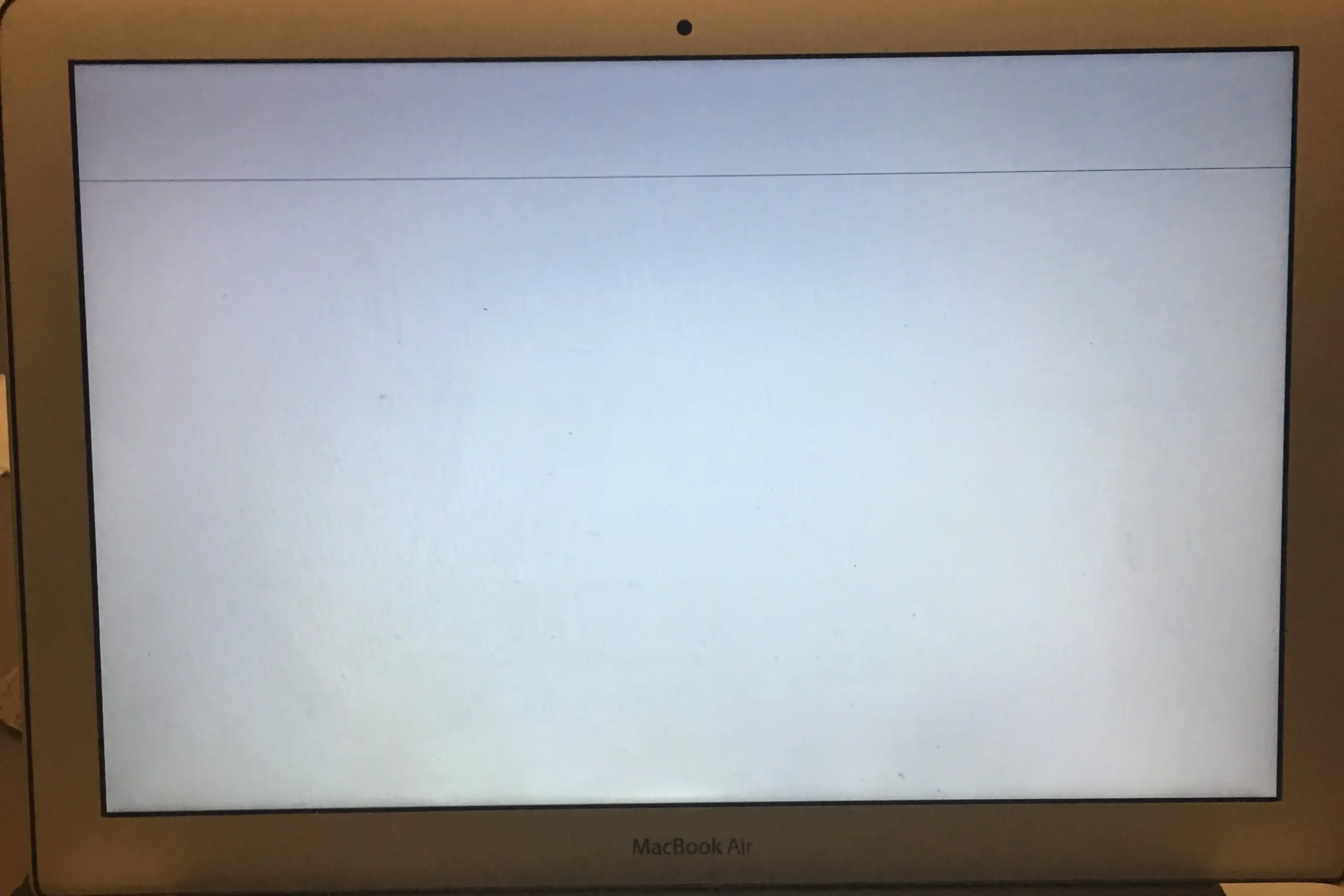 lineas negras en la pantalla de mi laptop - Cómo quitar una línea horizontal en la pantalla