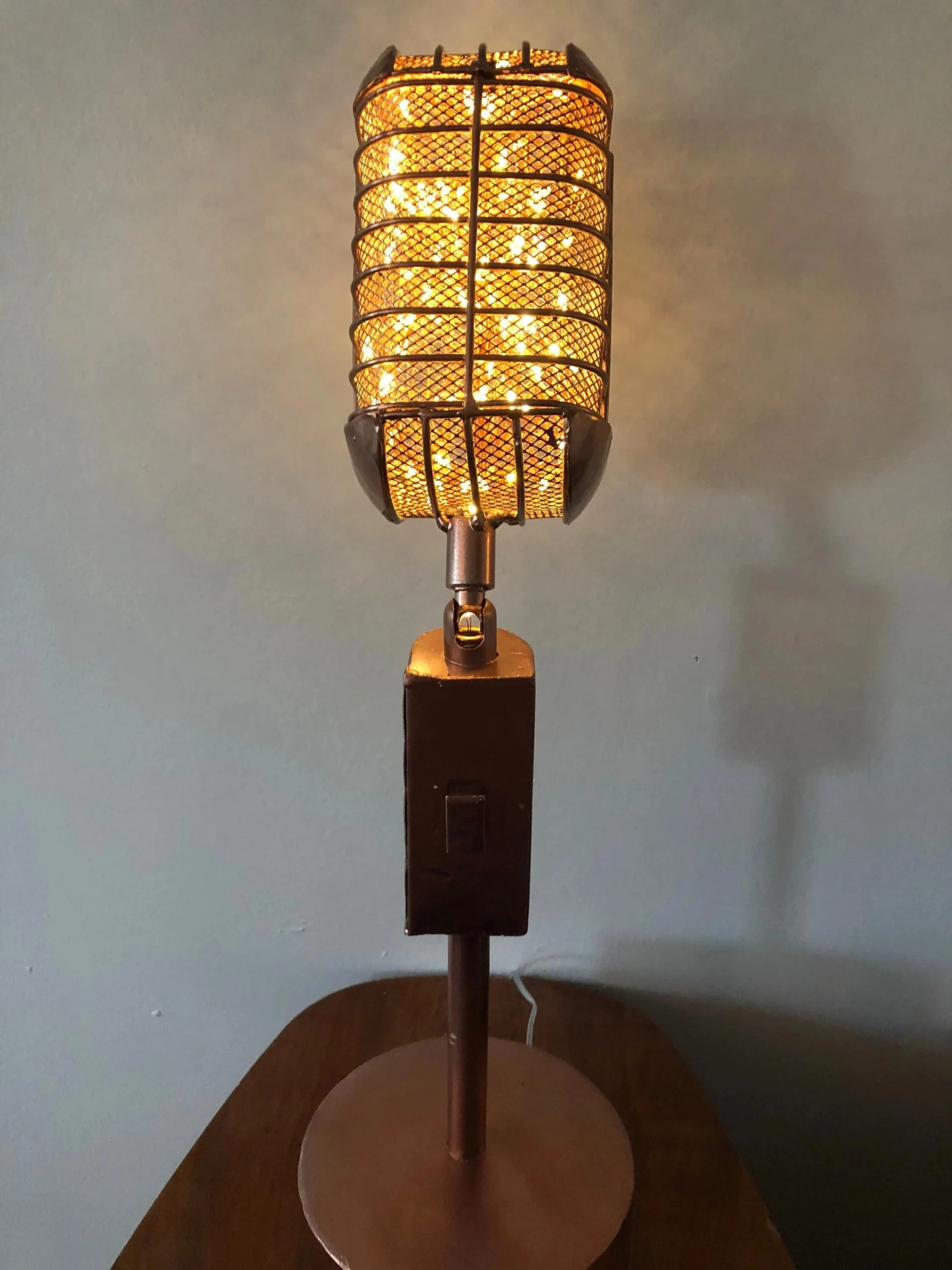 room lamp traduccion - Cómo se dice Cuarto de luces en inglés