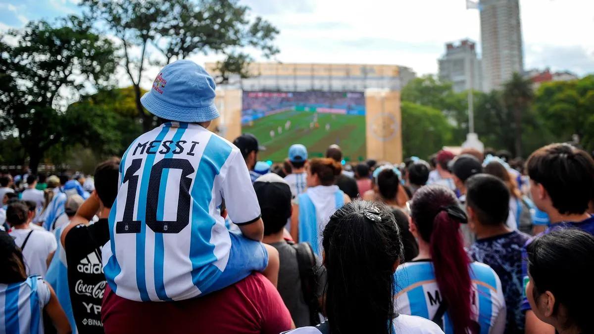 Pantalla gigante en el Obelisco: Disfruta de los partidos en vivo - Dónde hay pantalla gigante para ver el partido en La Plata pantalla gigante en el obelisco - Dónde hay pantalla gigante para ver el partido en La Plata