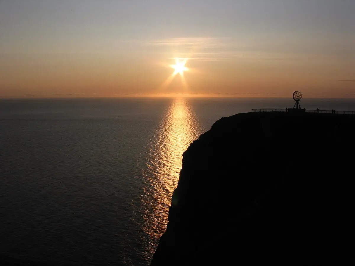 sol de noche lamparas - Qué es el sol de noche