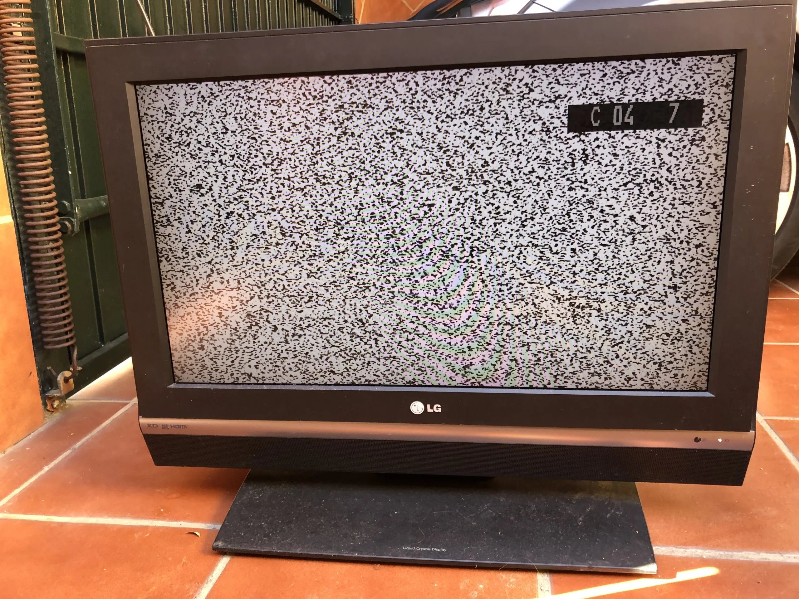 pantalla de tv lg se pone negra - Qué hacer cuando la pantalla del televisor LG se pone negra