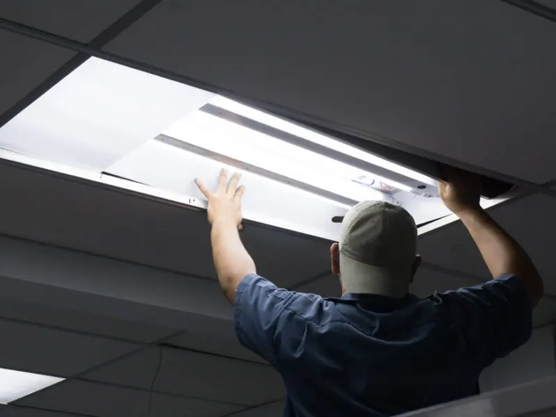 mantenimiento iluminacion - Qué mantenimiento se realiza al sistema de luces
