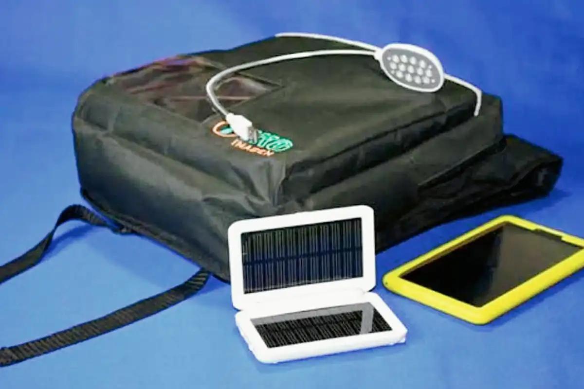 mochila con pantalla solar - Qué país inventó la mochila solar