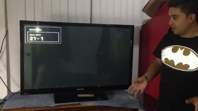 pantalla samsung enciende y se apaga - Qué pasa cuando un televisor Samsung se prende y se apaga solo