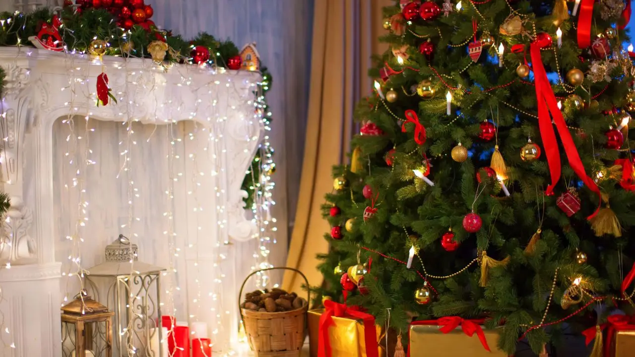 lamparas navideñas con material reciclado - Qué se usa para decorar en Navidad